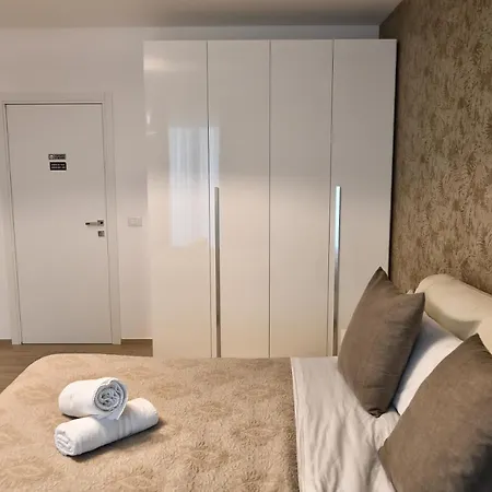 Karol Airport B&B 3*