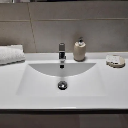 Karol Airport 바리